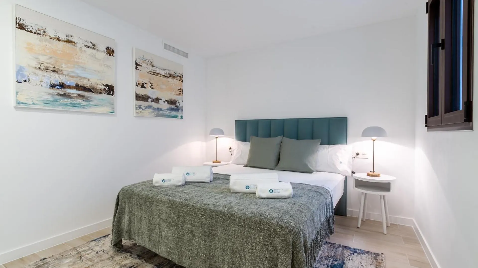Marbella Banus Suites - Harbour Seafront Apartment