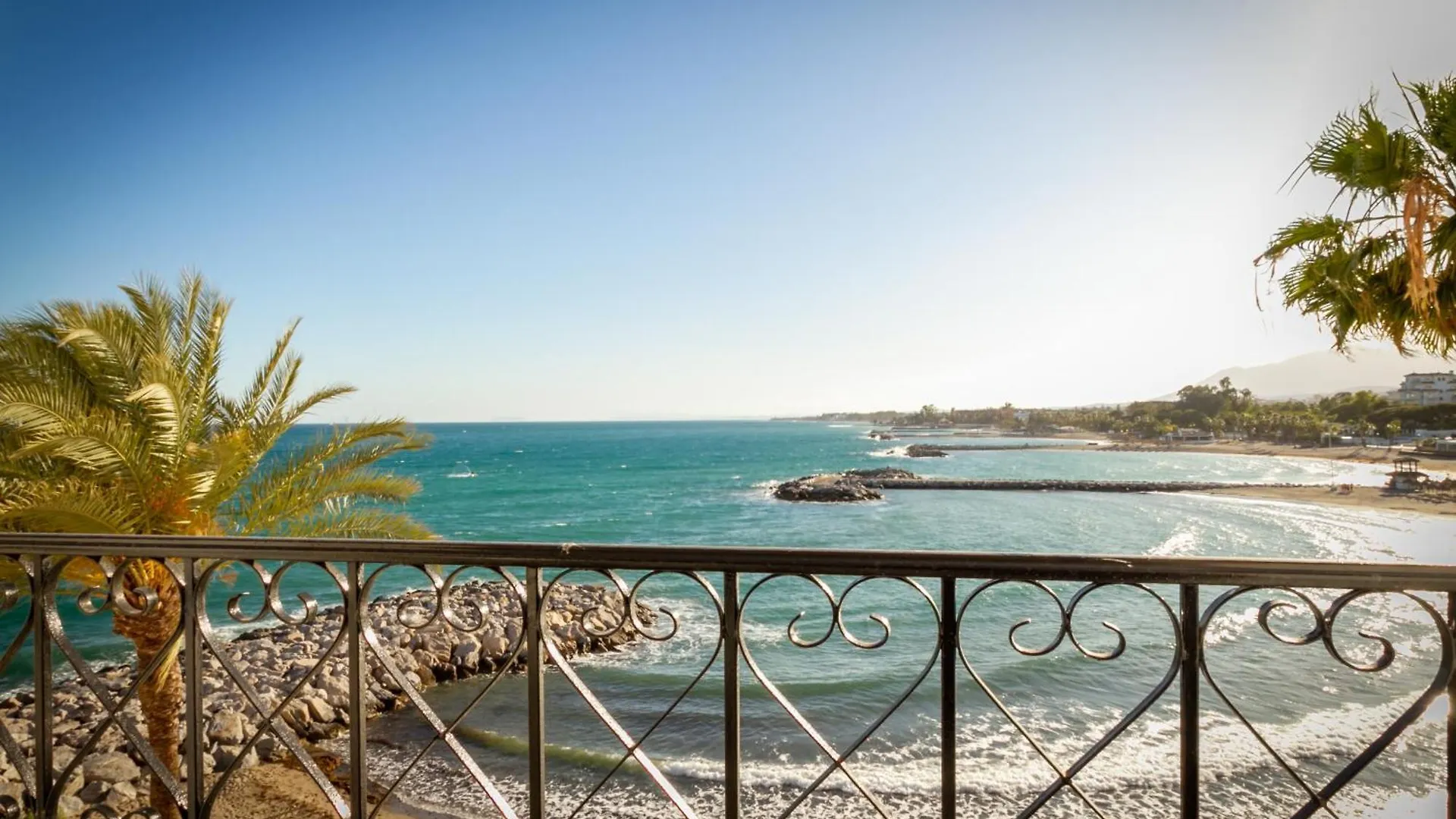 Marbella Banus Suites - Harbour Seafront Apartment Spagna